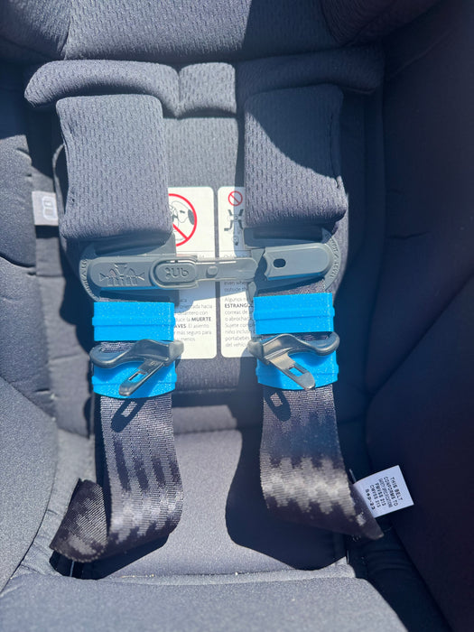 Bucklebuddeez Infant Car Seat Strap Aligner Accessory