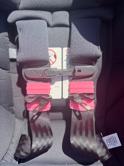 Bucklebuddeez Infant Car Seat Strap Aligner Accessory
