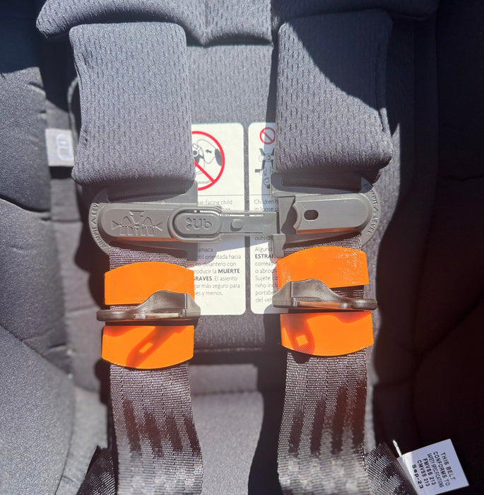 Bucklebuddeez Infant Car Seat Strap Aligner Accessory