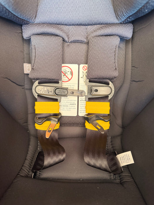 Bucklebuddeez Infant Car Seat Strap Aligner Accessory