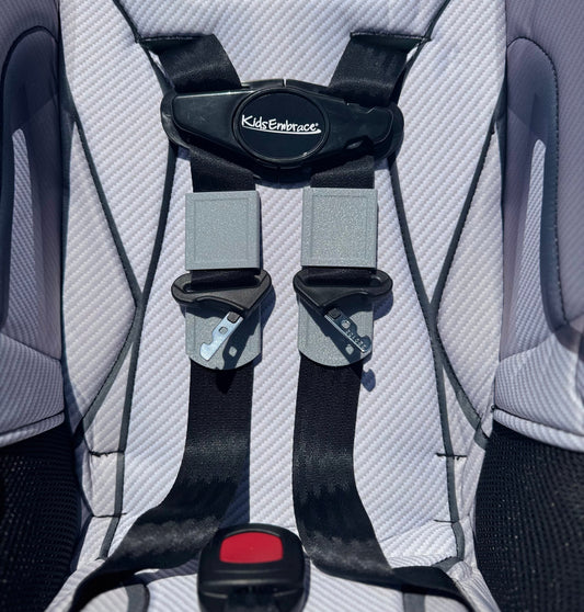 Toddler Car Seat Strap Aligner by BuckleBuddeez