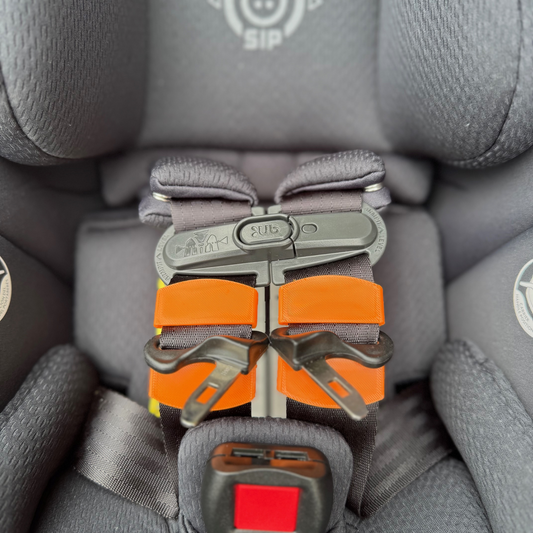 Infant Car Seat Strap Aligner by BuckleBuddeez